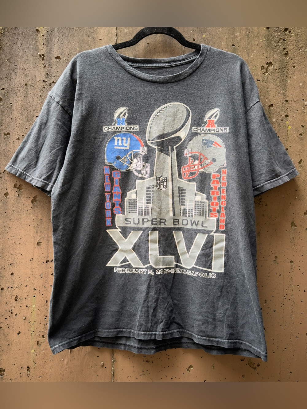 Super Bowl XLVI New York Giants vs New England Patriots black cotton t-shirt L